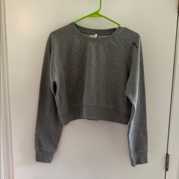 Casual Gray Cropped Sweatshirt - Picture 1 of 2